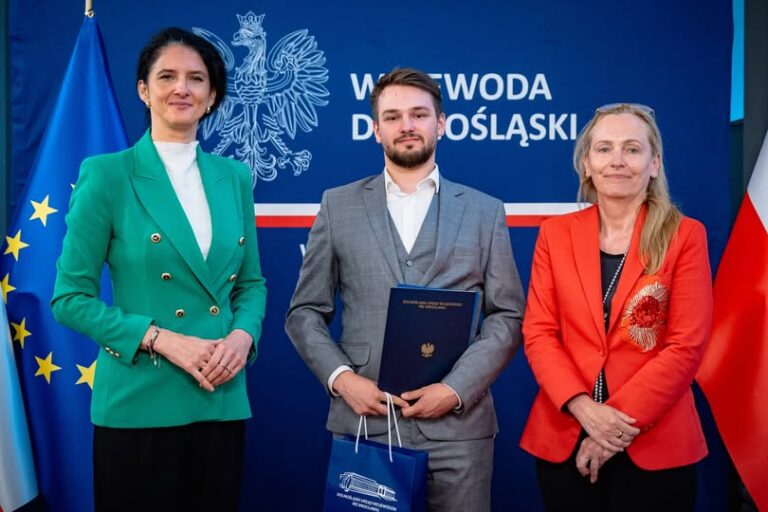 18 Pracowników DUW Ukończyło Służbę Przygotowawczą - Edukacja
