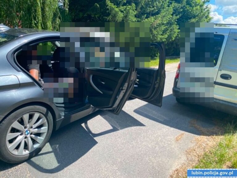 48-latek z Legnicy zatrzymany przez policję – miał zakazy i fałszywe tablice - Paragraf