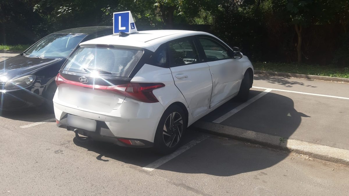 Instruktor szkolił kursanta z zakazem sądowym i bez przeglądu - Paragraf