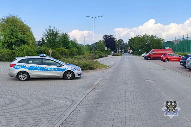 Kontrole autokarów codziennie przy ul. Ratuszowej w Wałbrzychu - Paragraf