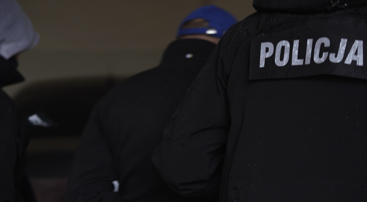 Łapówki za kursy ochrony: 8 osób usłyszało zarzuty w Gdańsku - Paragraf