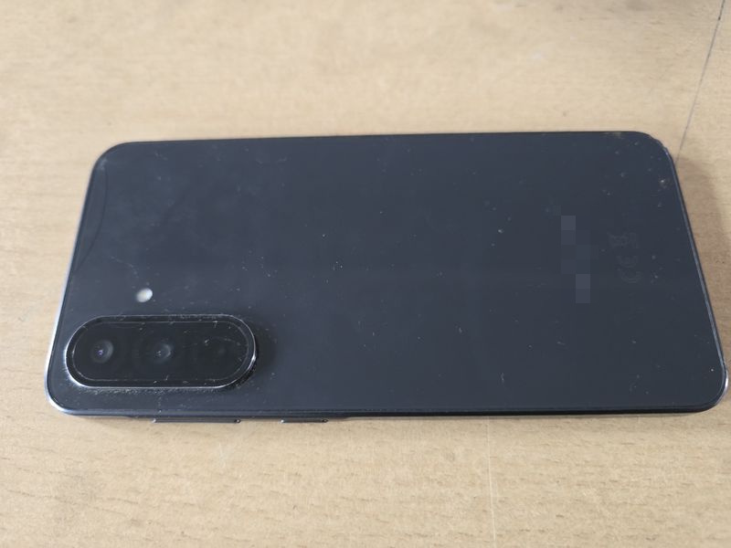 Policjanci odzyskali telefon i ustalili sprawców kradzieży w Dzierżoniowie - Paragraf