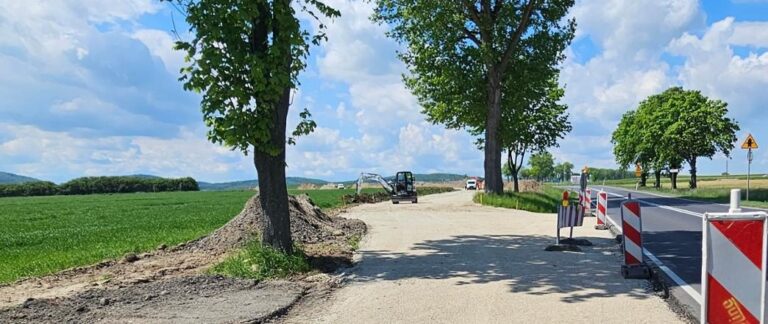Zmiana ruchu na DK35 w Komorowie - prace przy rondzie - Paragraf