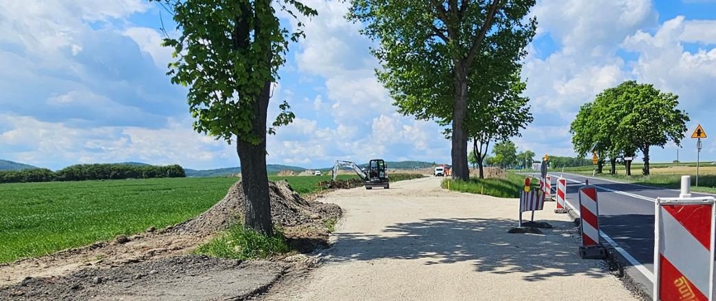 Zmiana ruchu na DK35 w Komorowie - prace przy rondzie - Paragraf