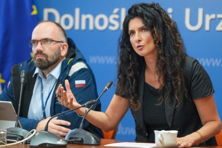 Wojewoda Anna Żabska monitoruje Bóbr i ogłasza inwestycje - Paragraf