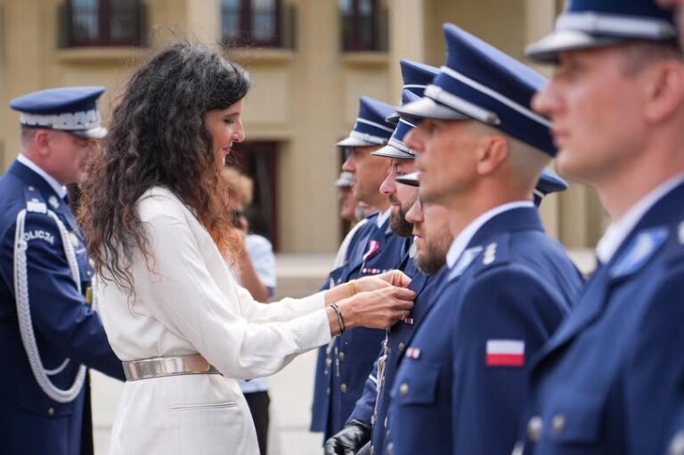 Policja otrzyma 7,3 mld zł na modernizację - Edukacja