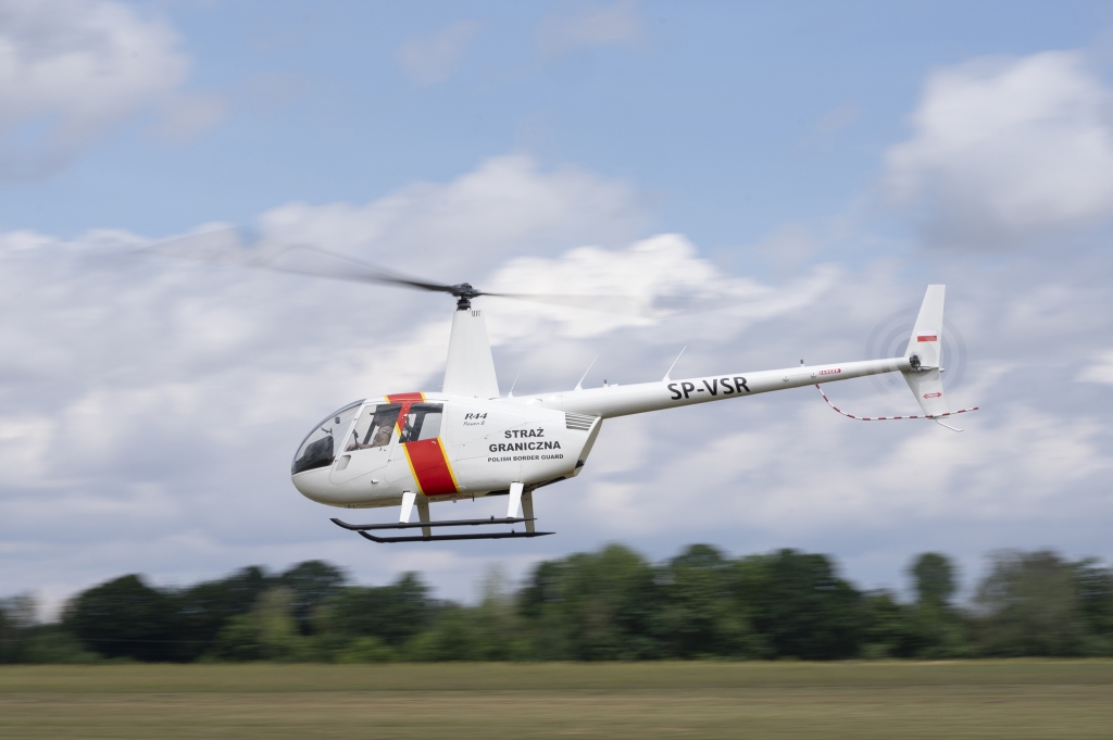 5 funkcjonariuszy SG szkoli się na pilotów śmigłowców - Paragraf