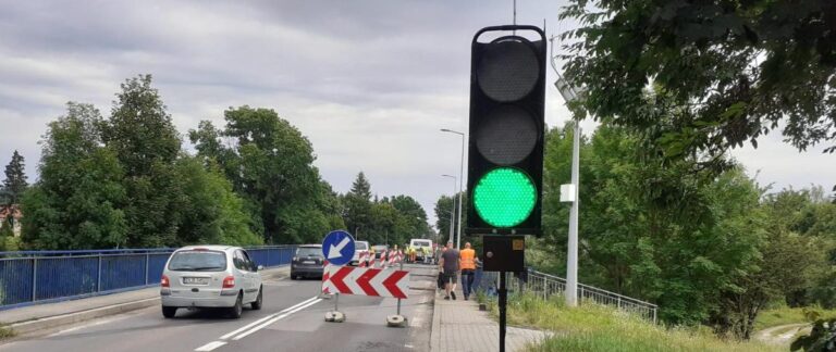 Remontują most w Lubaniu. Sygnalizacja na DK30 - Paragraf