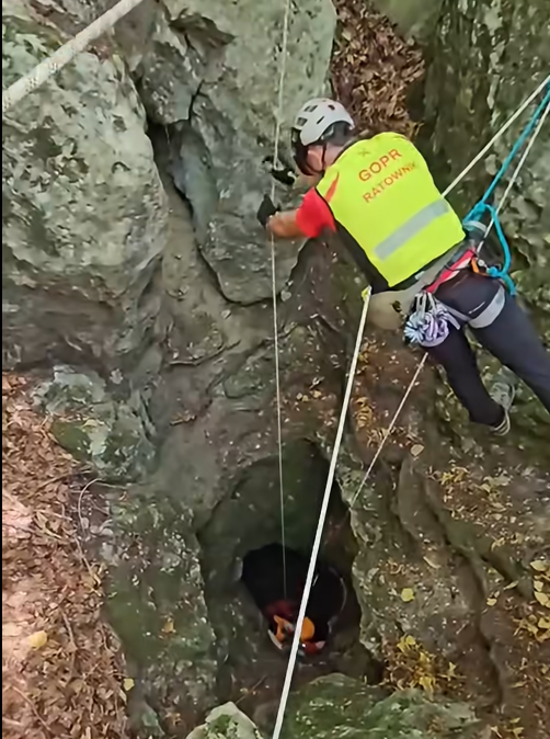 11-latka wpadła do skalnej szczeliny w Morsku - Paragraf