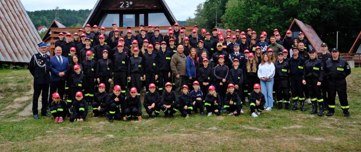 Wojewoda odwiedził 90 młodych strażaków nad Jeziorem Żywieckim - Paragraf