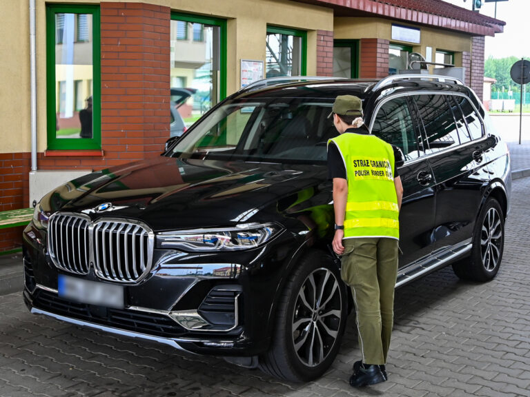 SG przejęła BMW za 280 tys. zł na granicy w Grzechotkach - Paragraf