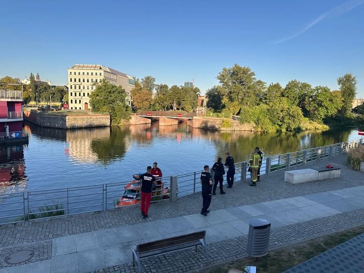 Wydobyli ciało mężczyzny z Odry we Wrocławiu - Paragraf