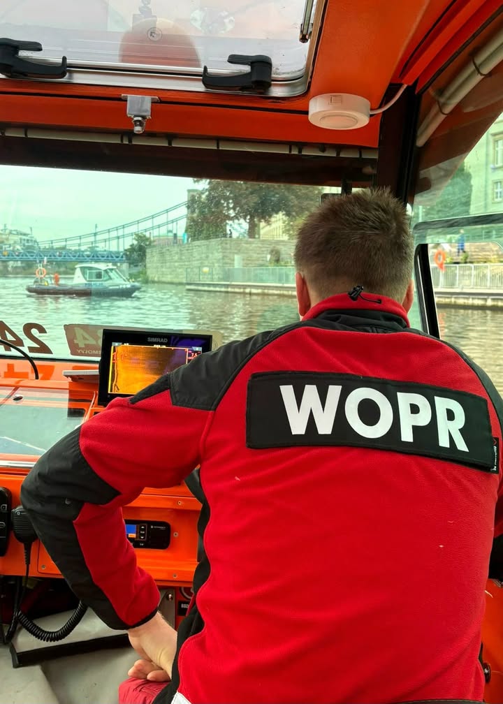 Mężczyzna wskoczył do Odry we Wrocławiu - Paragraf