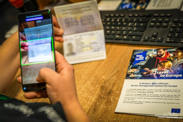 SG w Medyce wykryła 4 fałszywe stempli w paszporcie - Paragraf