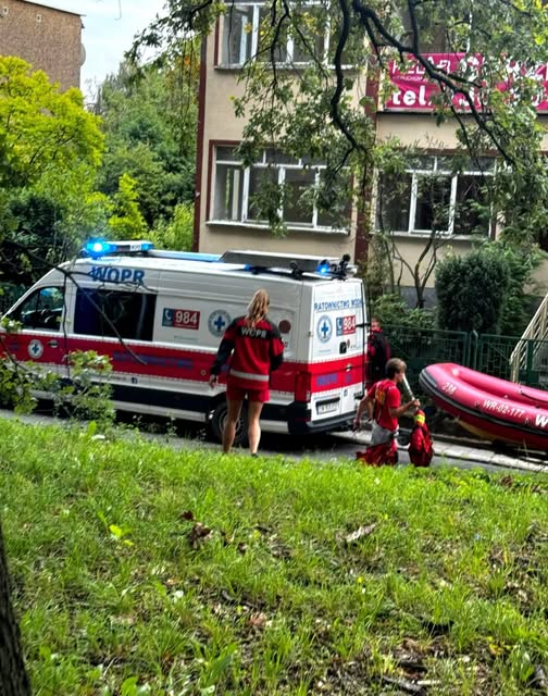WOPR wyłowił hulajnogę z Odry we Wrocławiu - Paragraf