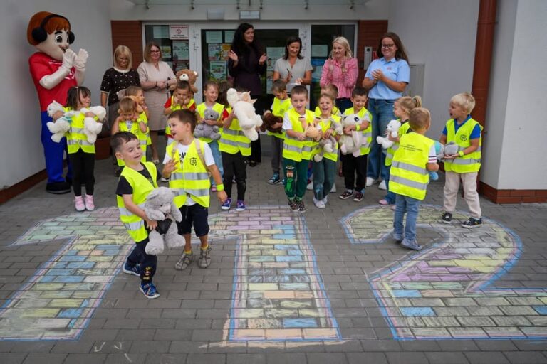 Połowa połączeń na 112 była niezasadna. Dzieci uczą się CPR - Paragraf