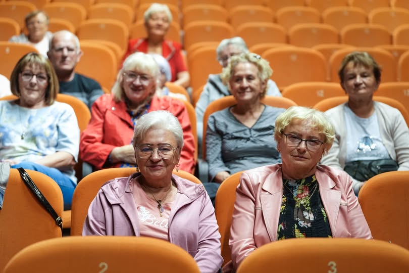 Seniorzy w Górze uczą się chronić przed oszustwami - Paragraf
