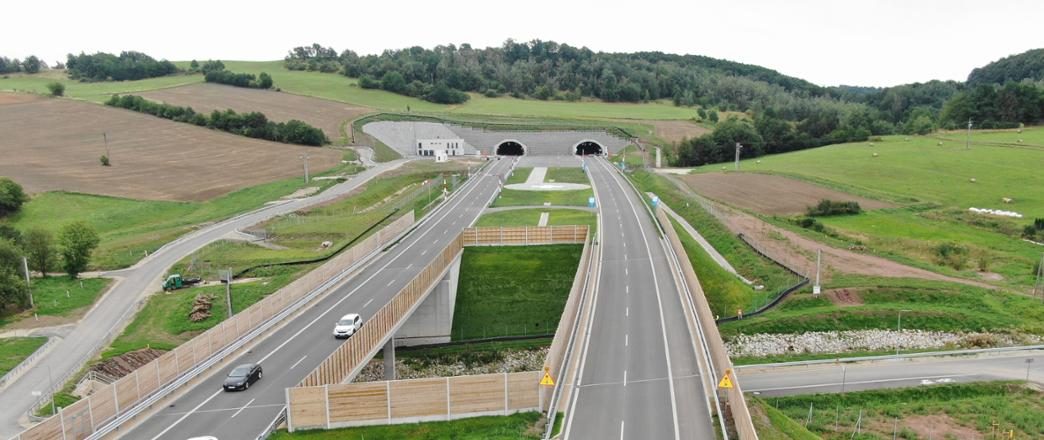 Pożar ciężarówki zamknął odcinek S3 Bolków - Kamienna Góra - Paragraf