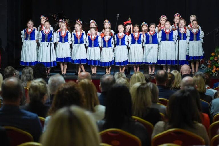Wojewoda uhonorowała nauczycieli z regionu wałbrzyskiego - Edukacja